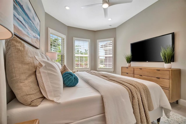 bedroom with ceiling fan