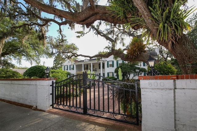 1990 Main St Unit 15, Sarasota, FL 34236 - view of gate