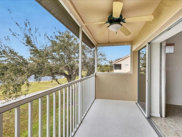 balcony featuring ceiling fan