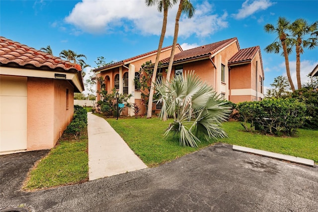 view of front of house with a front yard