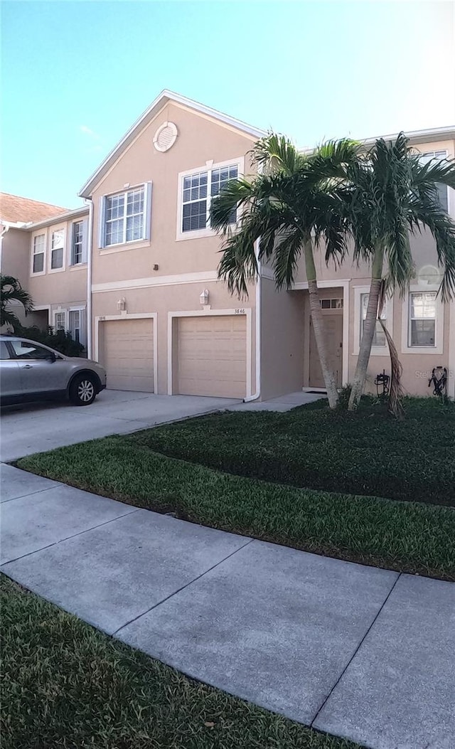 view of front facade with a garage