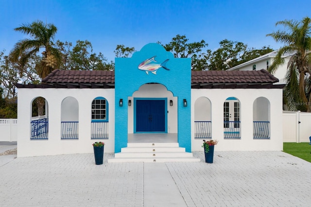 view of mediterranean / spanish-style house