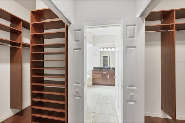 575 Fore Dr, Bradenton, FL 34208 - walk in closet featuring a sink