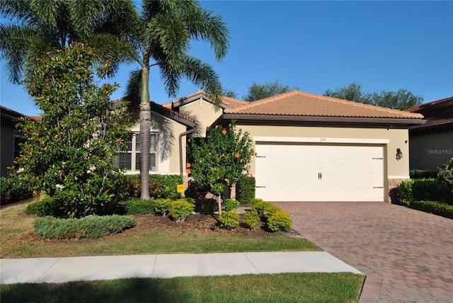 view of front facade with a garage