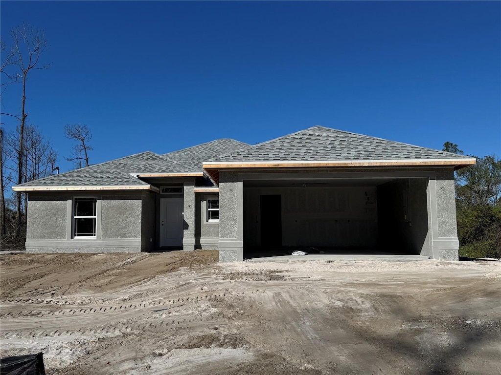 view of front facade with a garage