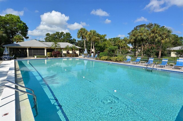 view of swimming pool