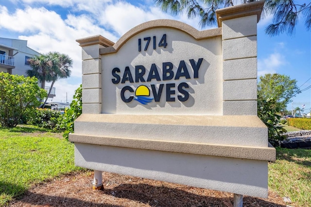 view of community / neighborhood sign