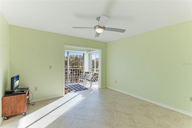 empty room with ceiling fan