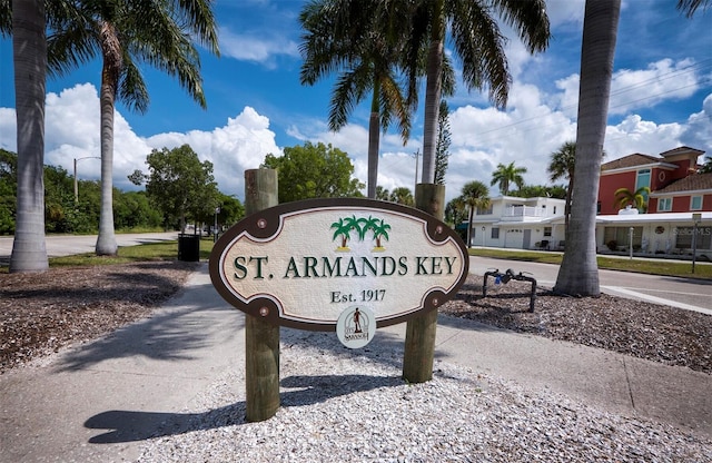 view of community / neighborhood sign