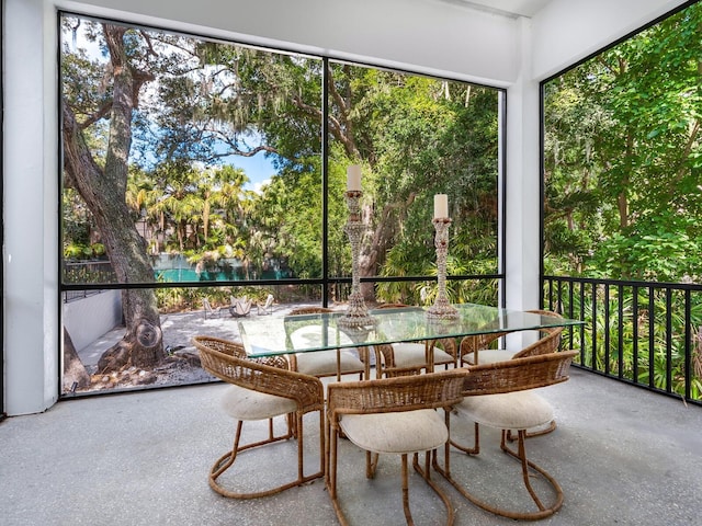 sunroom / solarium with a healthy amount of sunlight