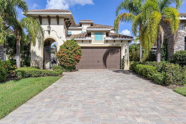 view of mediterranean / spanish-style house