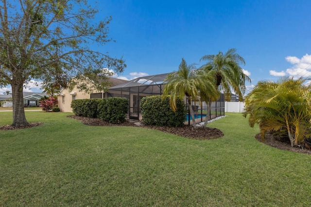 4135 Dover Dr E, Bradenton, FL 34203 - view of yard with glass enclosure