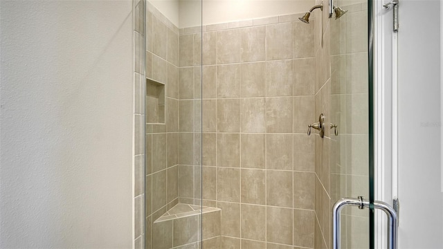 5431 Taliaferro Ct, Palmetto, FL 34221 - full bath featuring a shower stall