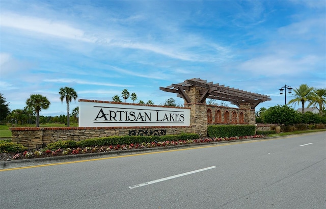 view of community / neighborhood sign