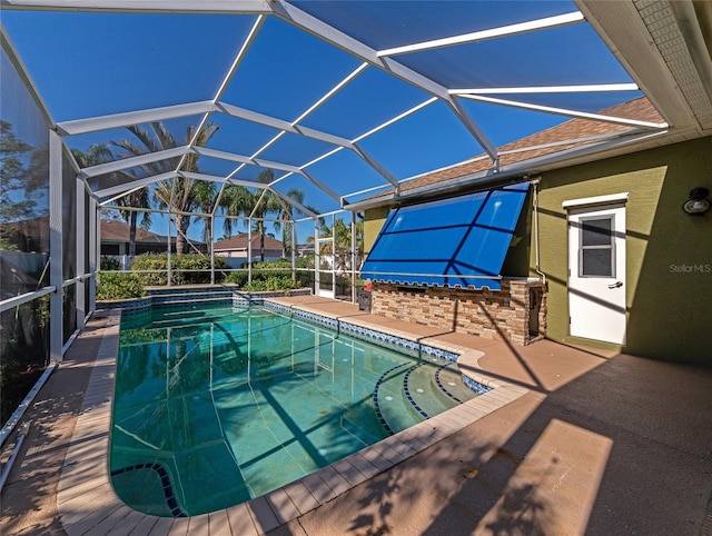 10550 Old Grove Cir, Bradenton, FL 34212 - swimming pool with a patio and a lanai