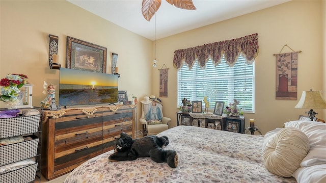 bedroom with ceiling fan