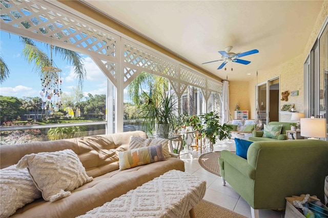 sunroom / solarium with ceiling fan