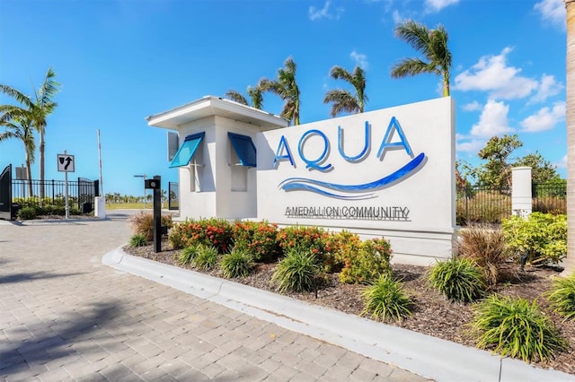 view of community / neighborhood sign