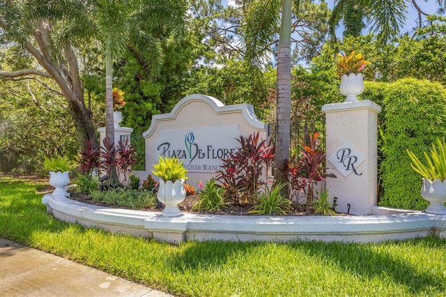 view of community / neighborhood sign