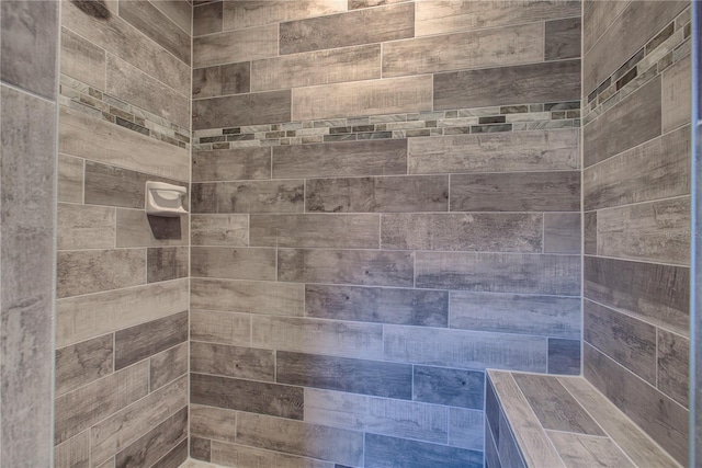 160 Apollo Dr, Rotonda West, FL 33947 - full bath with a tile shower