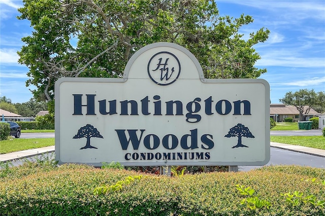 view of community / neighborhood sign