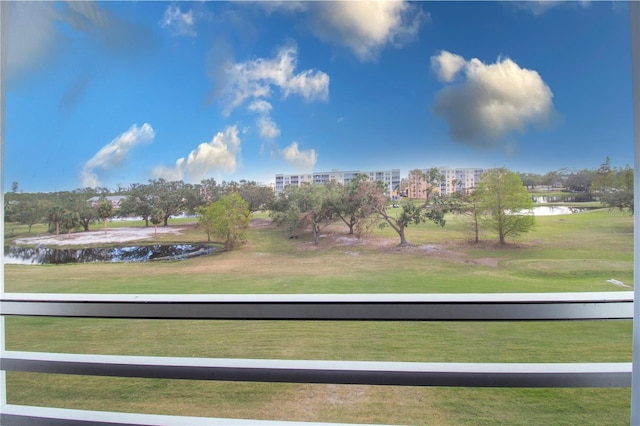 view of yard featuring a water view