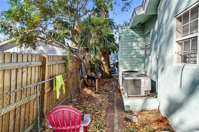 view of yard featuring cooling unit