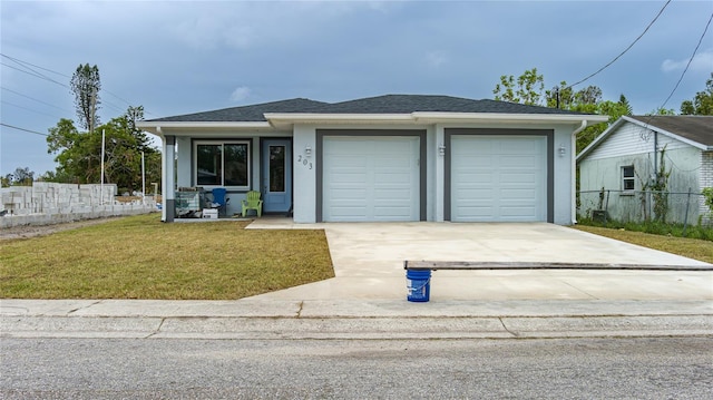 view of front facade with a front lawn