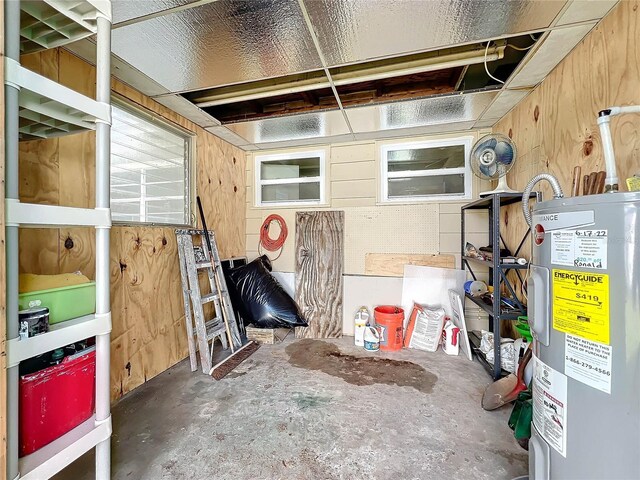 2877 Michigan St, Sarasota, FL 34237 - storage area with water heater