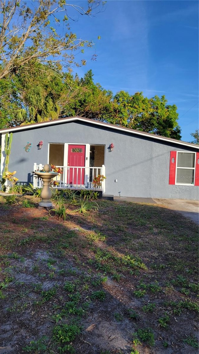 view of front of property