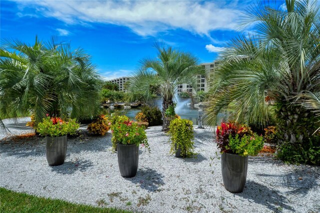 view of yard featuring a water view