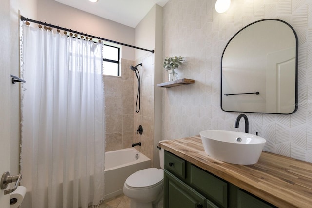 13627 American Prairie Pl, Lakewood Ranch, FL 34211 - bathroom with shower / tub combo, toilet, and vanity