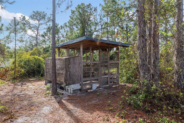 view of outbuilding