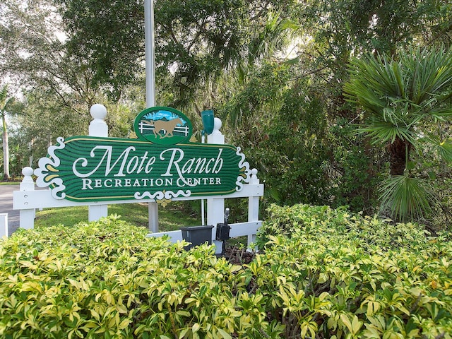 view of community / neighborhood sign