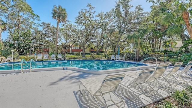 view of swimming pool