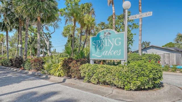 view of community / neighborhood sign