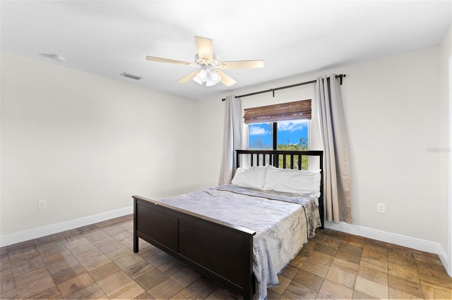 bedroom with ceiling fan