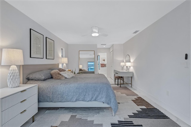 bedroom with ceiling fan