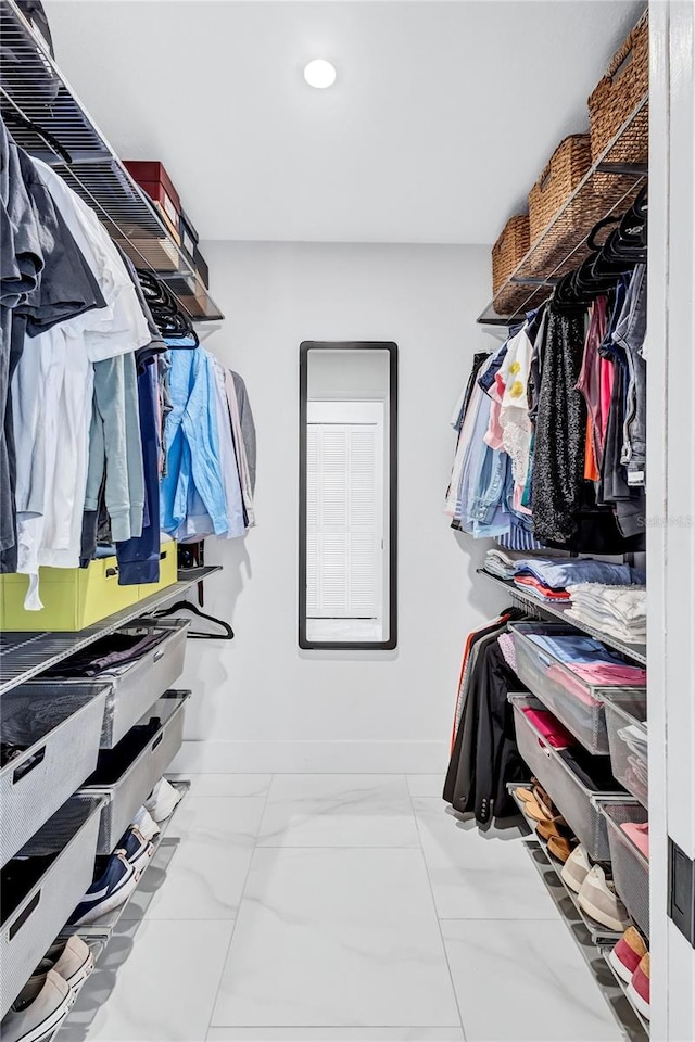 view of spacious closet