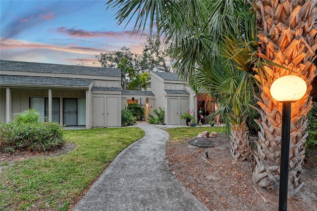 exterior space featuring a lawn