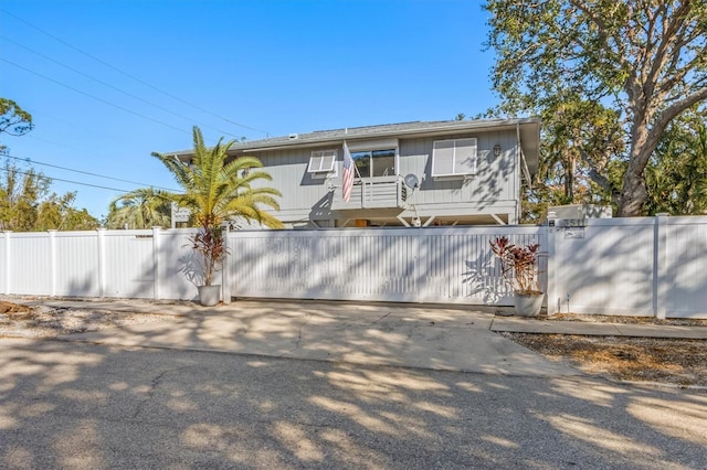 3511 Camino Real, Sarasota, FL 34239 - view of front of property featuring a fenced front yard