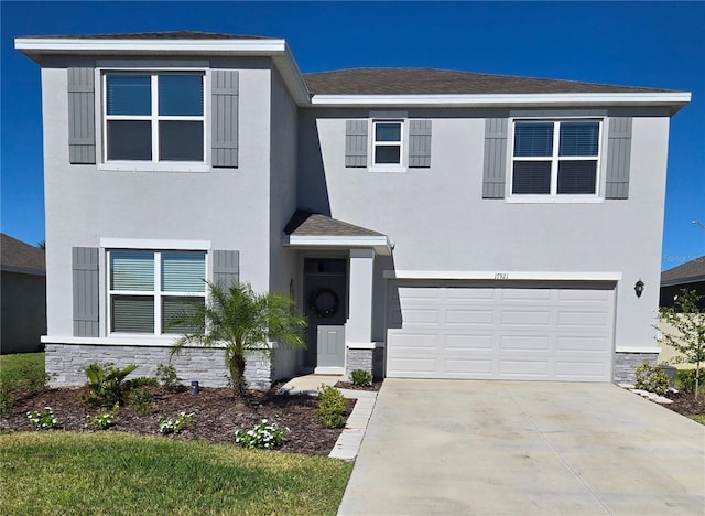 view of front facade featuring a garage