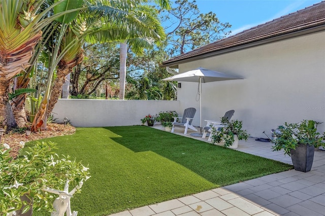 7003 River Club Blvd, Bradenton, FL 34202 - view of yard featuring a patio