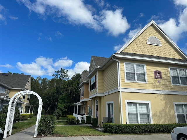 view of home's exterior