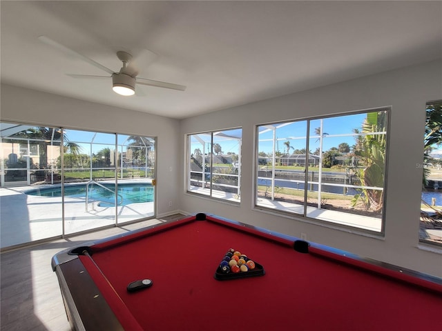 playroom featuring ceiling fan, pool table, and hardwood / wood-style floors