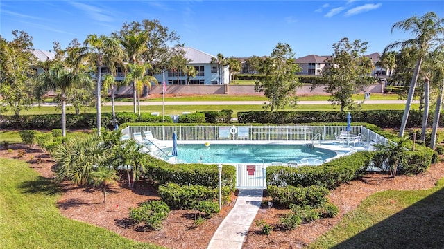 view of swimming pool