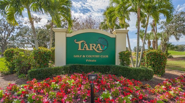 view of community / neighborhood sign