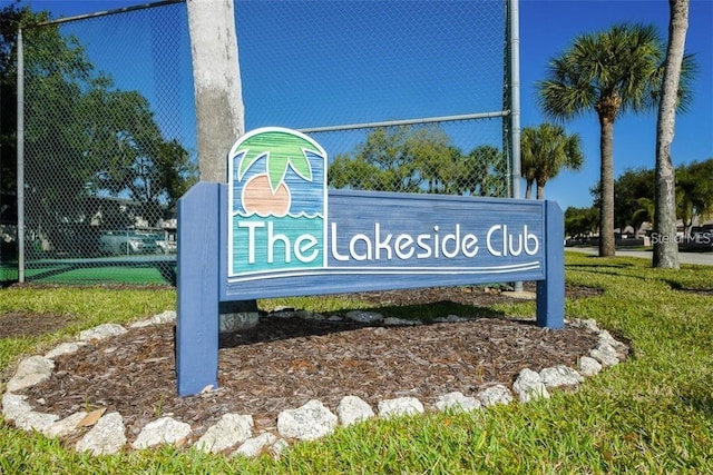 view of community / neighborhood sign