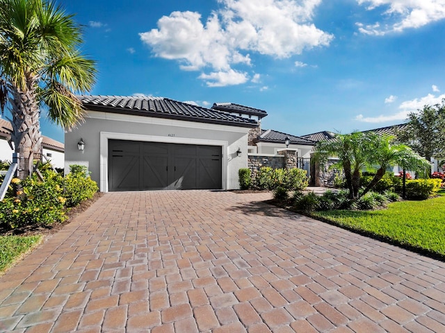 view of front of house featuring a garage