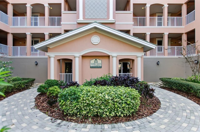5209 Manorwood Dr Unit 3A, Sarasota, FL 34235 - entrance to property with stucco siding